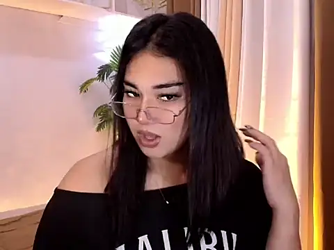 Snapshot of magnificent_kitana chatting on 10, 5, 2026 magnificent kitana online show from 10, 5, 2026