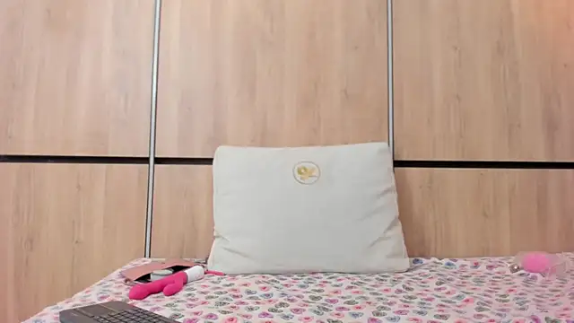 ikia lopez  online show from 1, 4, 2026