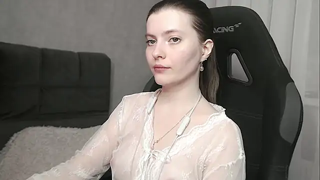 cute elfy  online show from 12, 11, 2025