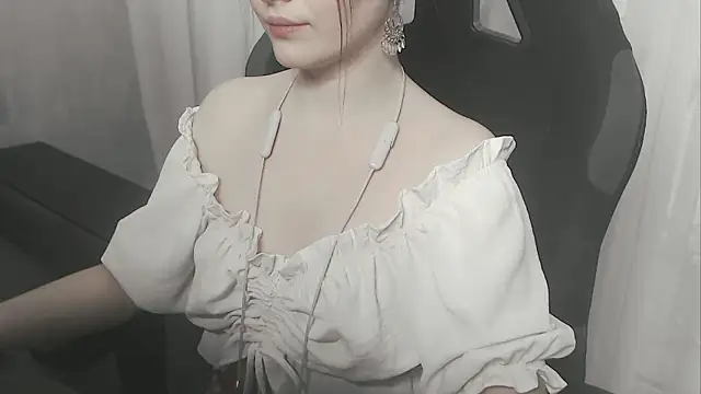 cute elfy  online show from 7, 2, 2026