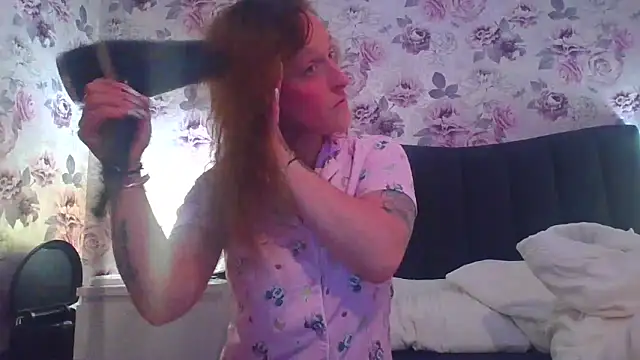 LucyRoseMae online show from 18, 6, 2026