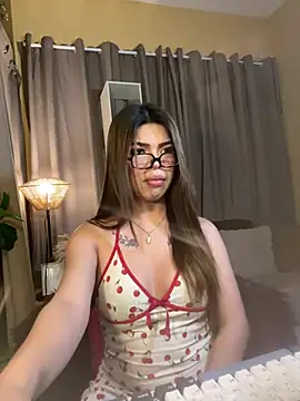 Snapshot of Nyxie_luxx chatting on 29, 4, 2026 Nyxie luxx online show from 29, 4, 2026