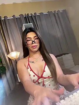 Snapshot of Nyxie_luxx chatting on 30, 4, 2026 Nyxie luxx online show from 30, 4, 2026