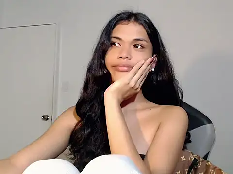 Snapshot of urcurlydiva chatting on 2, 12, 2025 urcurlydiva online show from 2, 12, 2025