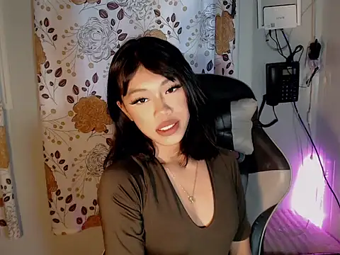 Snapshot of urcurlydiva chatting on 10, 4, 2026 urcurlydiva online show from 10, 4, 2026