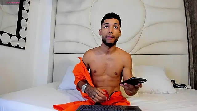 Snapshot of Thiagoferreti chatting on 4, 2, 2026 Thiagoferreti online show from 4, 2, 2026