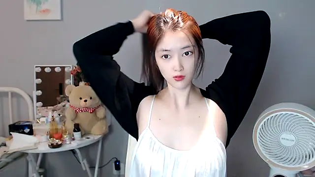 Snapshot of Mimi-cnbaby chatting on 1, 10, 2025 Mimi-cnbaby online show from 1, 10, 2025