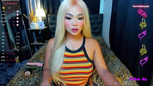 Snapshot of ScarletgraysonX chatting on 24, 9, 2025 ScarletgraysonX online show from 24, 9, 2025