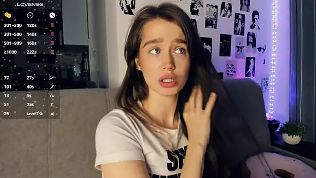 lovelyalivia online show from 22, 12, 2025