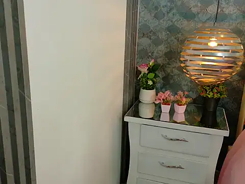 Mhia Sweet  online show from 2, 2, 2026