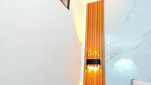 IsabellaMonet online show from 15, 12, 2025