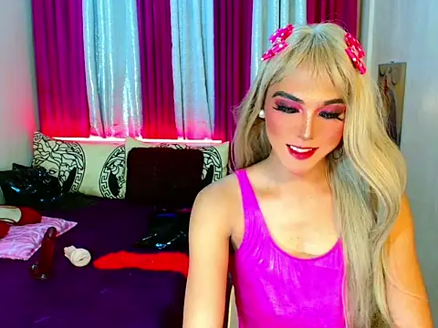 Snapshot of LillyLoveYou chatting on 11, 11, 2025 LillyLoveYou online show from 11, 11, 2025