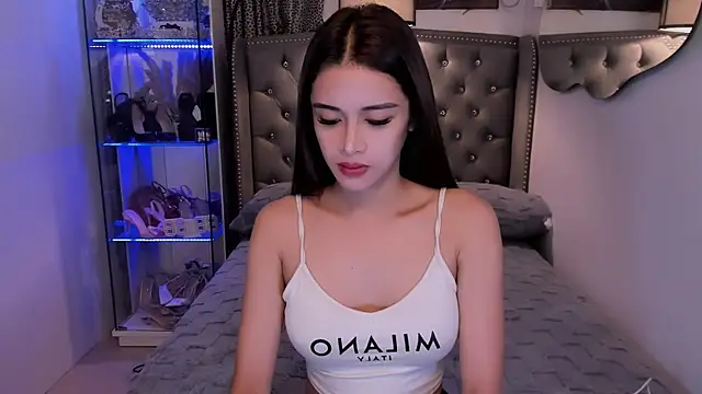 Lars empress online show from 2, 10, 2025