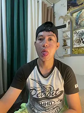 xshyboyx online show from 8, 7, 2026