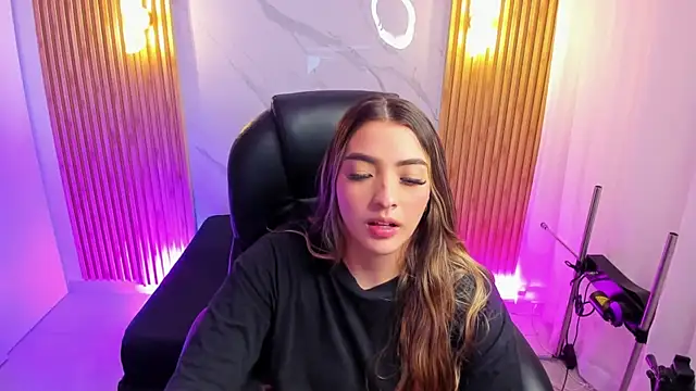 KYLIE JONES6 online show from 10, 11, 2025