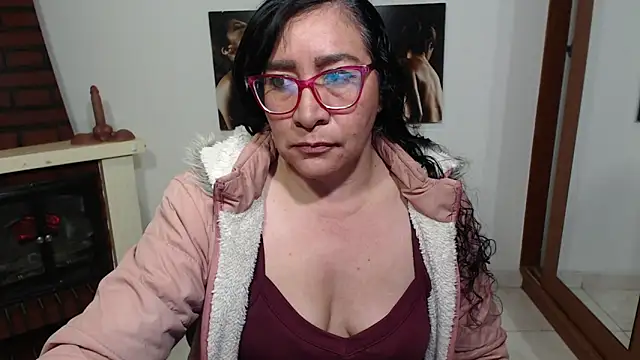 Grace mature milf online show from 16, 9, 2025