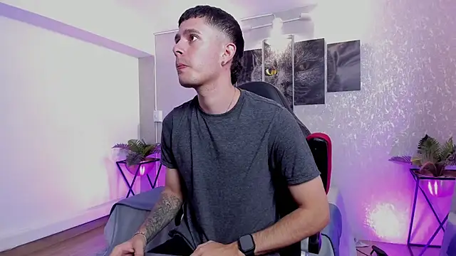 Snapshot of nils_saint chatting on 12, 10, 2025 nils saint online show from 12, 10, 2025