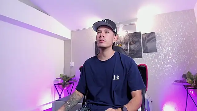 Snapshot of nils_saint chatting on 18, 10, 2025 nils saint online show from 18, 10, 2025