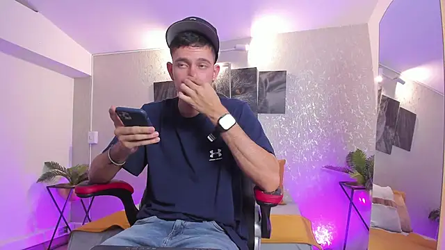 Snapshot of nils_saint chatting on 11, 11, 2025 nils saint online show from 11, 11, 2025