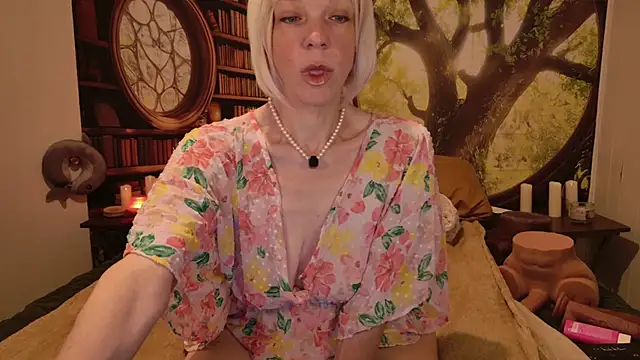 HaileeAtHome online show from 7, 7, 2026