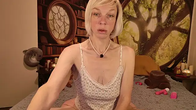 HaileeAtHome online show from 23, 7, 2026
