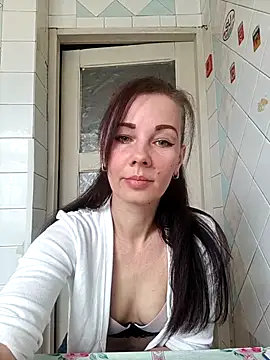 Adeline3302 online show from 17, 4, 2026