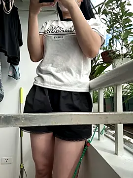 Snapshot of Meii-meyy chatting on 12, 9, 2025 Meii-meyy online show from 12, 9, 2025