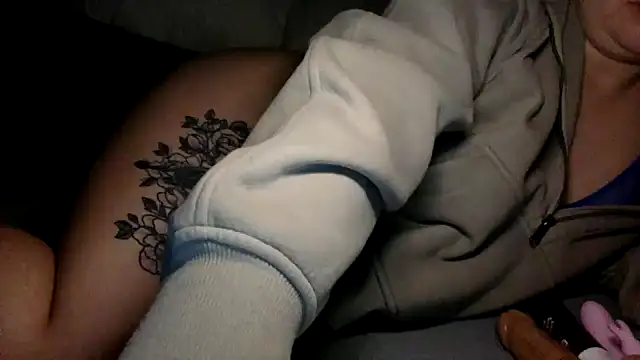 Snapshot of Izzy_not_so_innocent chatting on 15, 11, 2025 Izzy not so innocent online show from 15, 11, 2025