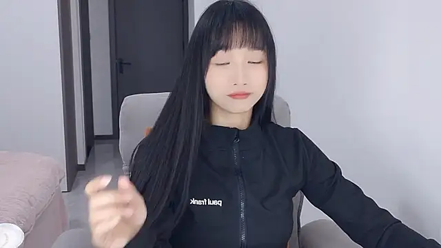 Snapshot of Lisa-3333 chatting on 21, 12, 2025 Lisa-3333 online show from 21, 12, 2025