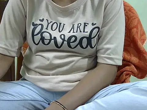 CHAMELI4747 online show from 24, 9, 2025