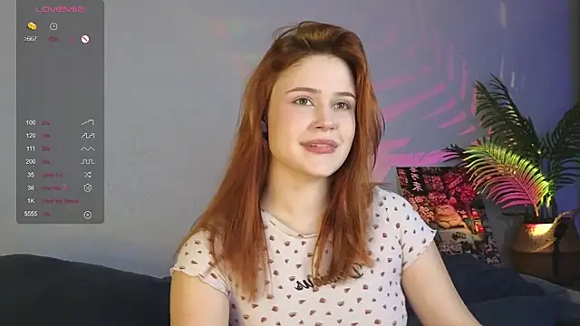 Snapshot of Alice_Wyliee chatting on 1, 11, 2025 Alice Wyliee online show from 1, 11, 2025