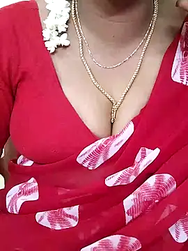 Snapshot of yoga-mithraa chatting on 7, 11, 2025 yoga-mithraa online show from 7, 11, 2025