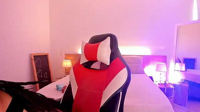 Snapshot of Dakota_Mars chatting on 20, 12, 2025 Dakota Mars online show from 20, 12, 2025