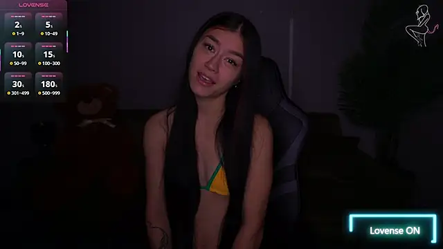 Snapshot of FataleNellie chatting on 18, 12, 2025 FataleNellie online show from 18, 12, 2025