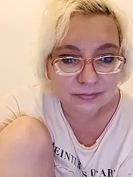 Snapshot of VikaKing chatting on 3, 10, 2025 VikaKing online show from 3, 10, 2025