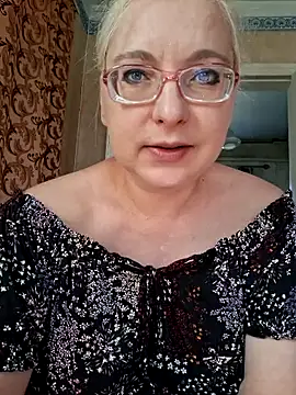 VikaKing online show from 6, 4, 2026