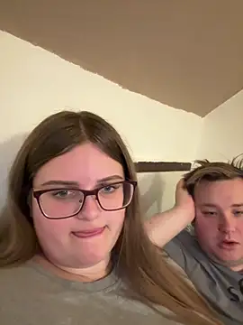 CurvyPaar2 online show from 3, 2, 2026