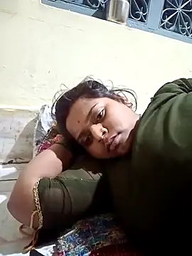 Snapshot of Hot_crety chatting on 11, 10, 2025 Hot crety online show from 11, 10, 2025