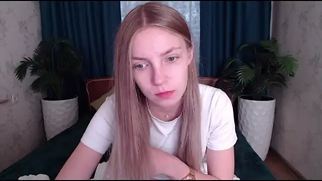 HitGyrl online show from 30, 10, 2025