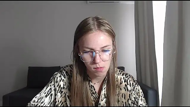 HitGyrl online show from 14, 7, 2026