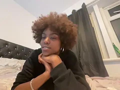 Snapshot of MissAngel-05 chatting on 7, 10, 2025 MissAngel-05 online show from 7, 10, 2025