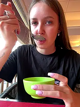 ElliRose online show from 9, 10, 2025