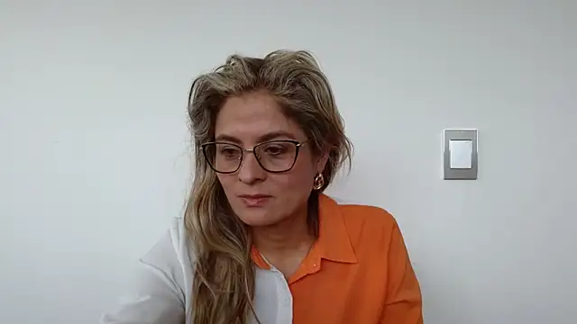 linda-mature43 online show from 19, 9, 2025