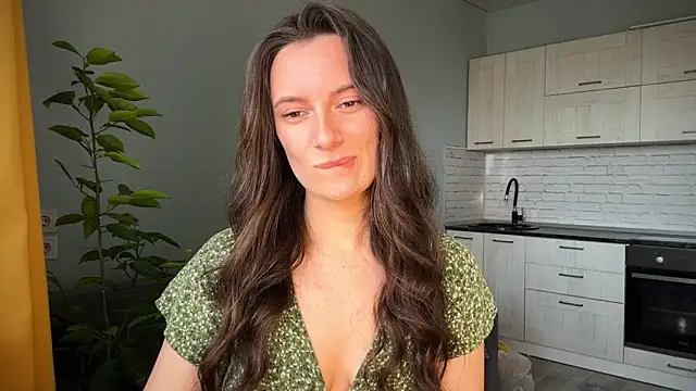 Luna Raee online show from 25, 9, 2025