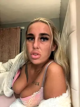 Snapshot of EllieMaeBaby chatting on 20, 9, 2025 EllieMaeBaby online show from 20, 9, 2025