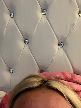 Snapshot of EllieMaeBaby chatting on 3, 10, 2025 EllieMaeBaby online show from 3, 10, 2025