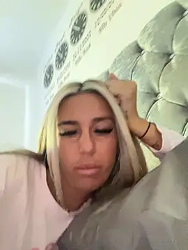 Snapshot of EllieMaeBaby chatting on 20, 11, 2025 EllieMaeBaby online show from 20, 11, 2025