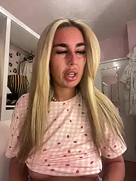 Snapshot of EllieMaeBaby chatting on 17, 1, 2026 EllieMaeBaby online show from 17, 1, 2026