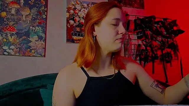 Snapshot of the_high_priestess chatting on 25, 4, 2026 the high priestess online show from 25, 4, 2026
