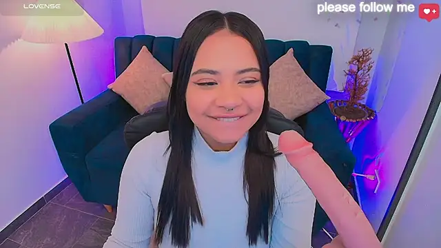 nicemiiaa7  online show from 13, 5, 2026